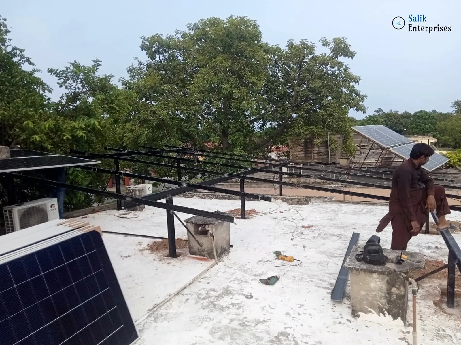 Commercial solar panel arrays thumbnail 6